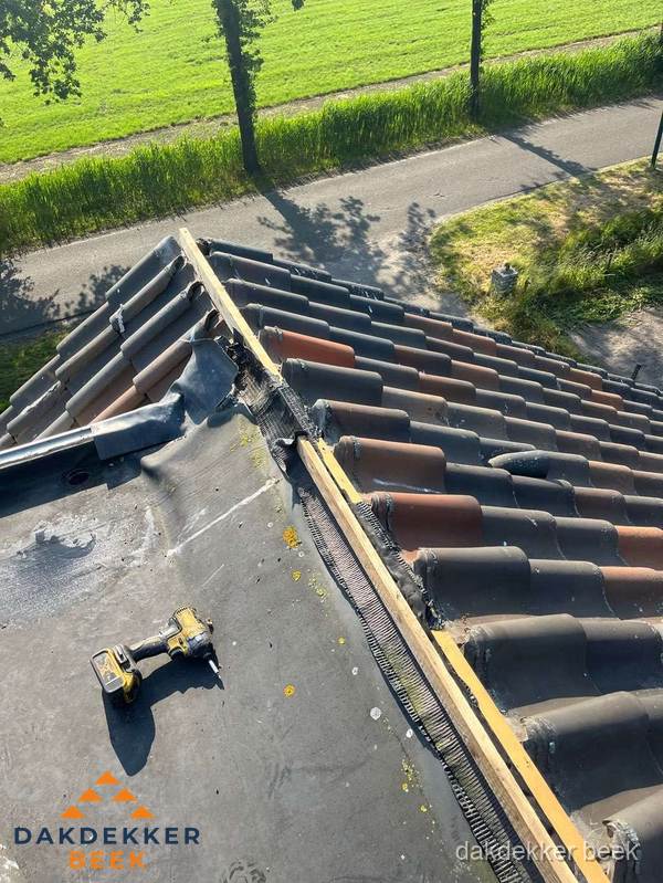Kosten dakgoot vervangen: werkzaamheden aan dakrand in Beek Kosten dakgoot vervangen: werkzaamheden aan dakrand in Beek