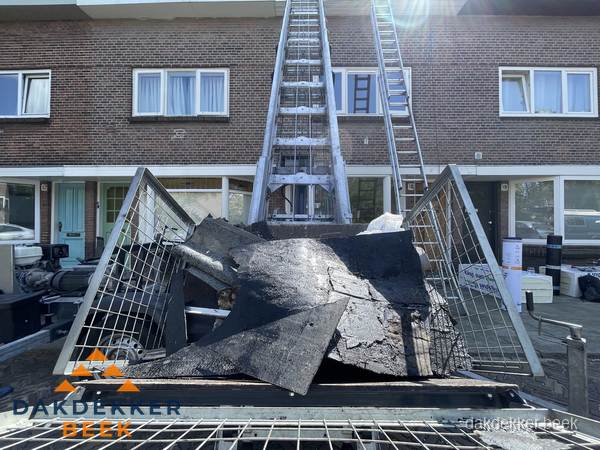 Kosten dakreparatie: dakschade aan flatgebouw in Beek Kosten dakreparatie: dakschade aan flatgebouw in Beek