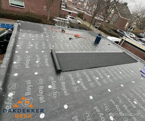 Dakrenovatie plat dak met bitumen dakbedekking in Beek Dakrenovatie plat dak met bitumen dakbedekking in Beek