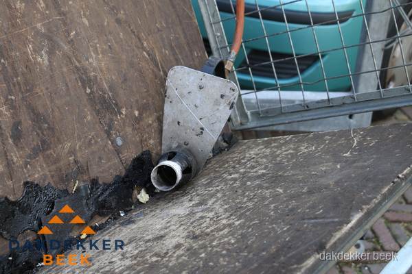 Dakdekkers gasbrander voor bitumen werkzaamheden in Beek Dakdekkers gasbrander voor bitumen werkzaamheden in Beek