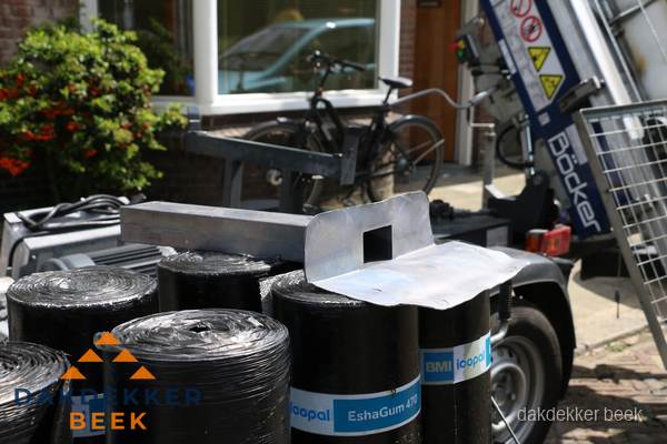 Dakbedekkingsmateriaal en dakgoot onderdelen in Beek Dakbedekkingsmateriaal en dakgoot onderdelen in Beek